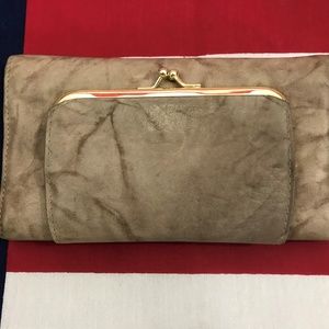 Buxton Ladies Leather Wallet Tan 7.5"x4"